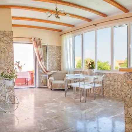 Apartament Efi