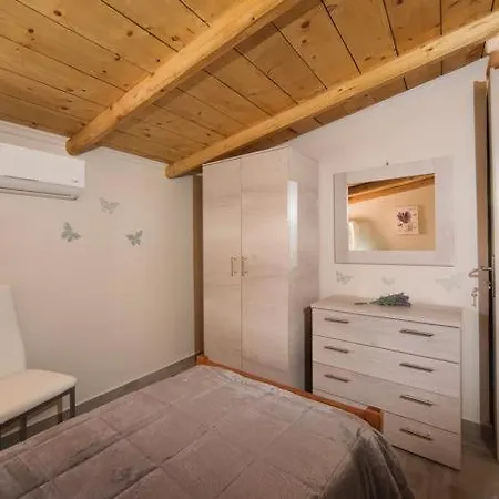 Efi * Agios Gordios (Corfu)